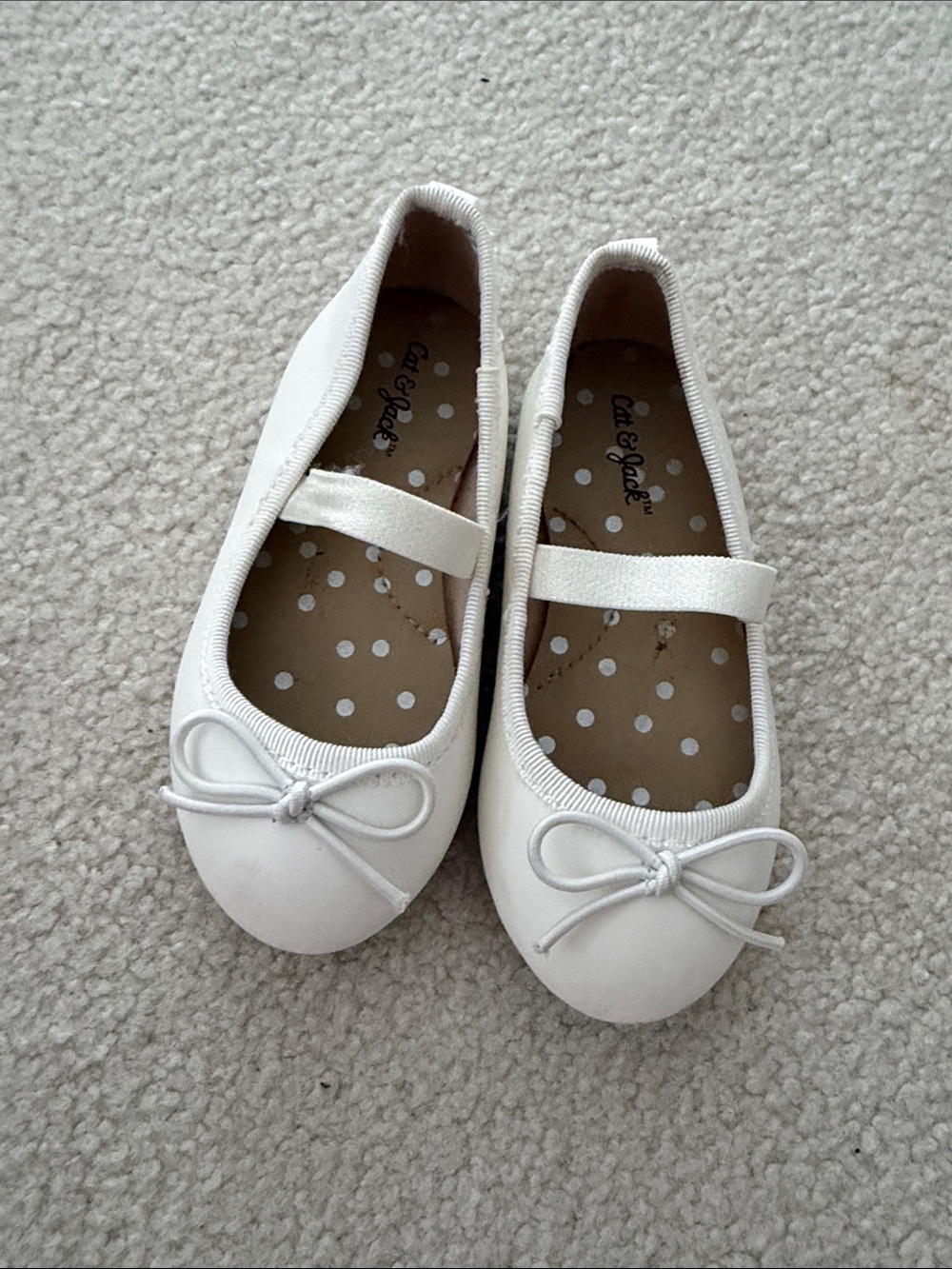 Cat & Jack White Girls' Bow Strap Mary Jane Flats